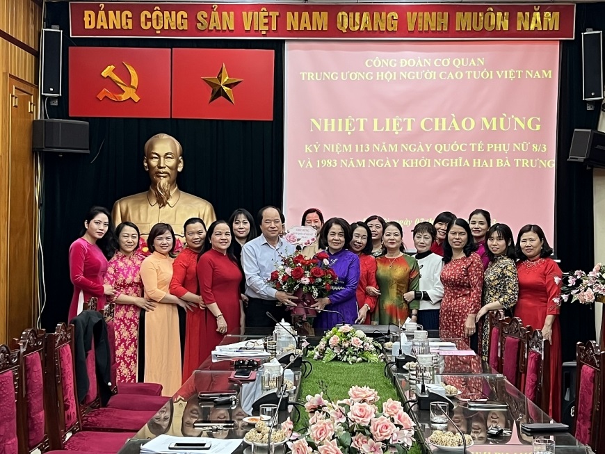 Phát huy truyền thống vẻ vang của Phụ nữ Việt Nam, xây dựng Cơ quan Trung ương Hội NCT Việt Nam vững mạnh toàn diện